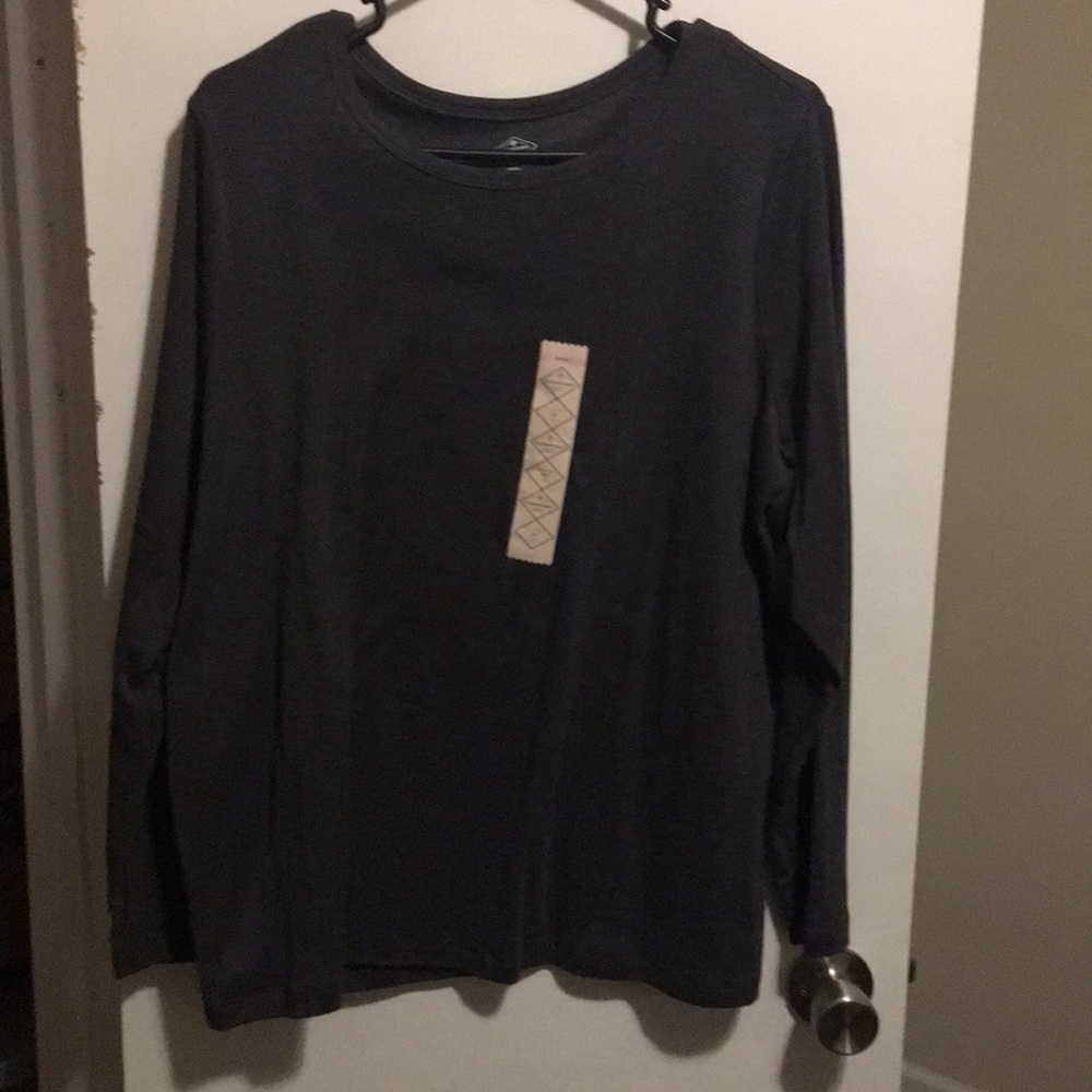 Dark gray tshirt